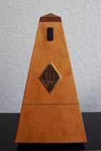 Metronom von Mälzer Gehäuse aus echtem Kirschbaum