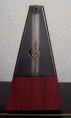 Metronom von Mälzer in Kunstoffgehäuse Mahagoni